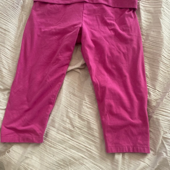 PINK Victoria's Secret Hot Pink Leggings (Capri) - Picture 6 of 7